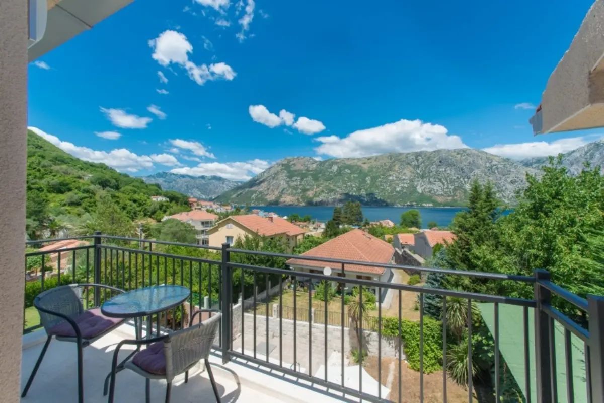Prodaja moderne vile 240 m² sa bazenom i panoramskim pogledom – Stoliv, Boka Kotorska - Amfora Real Estate