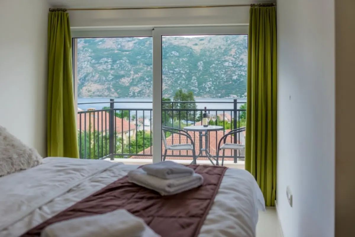 Prodaja moderne vile 240 m² sa bazenom i panoramskim pogledom – Stoliv, Boka Kotorska - Amfora Real Estate