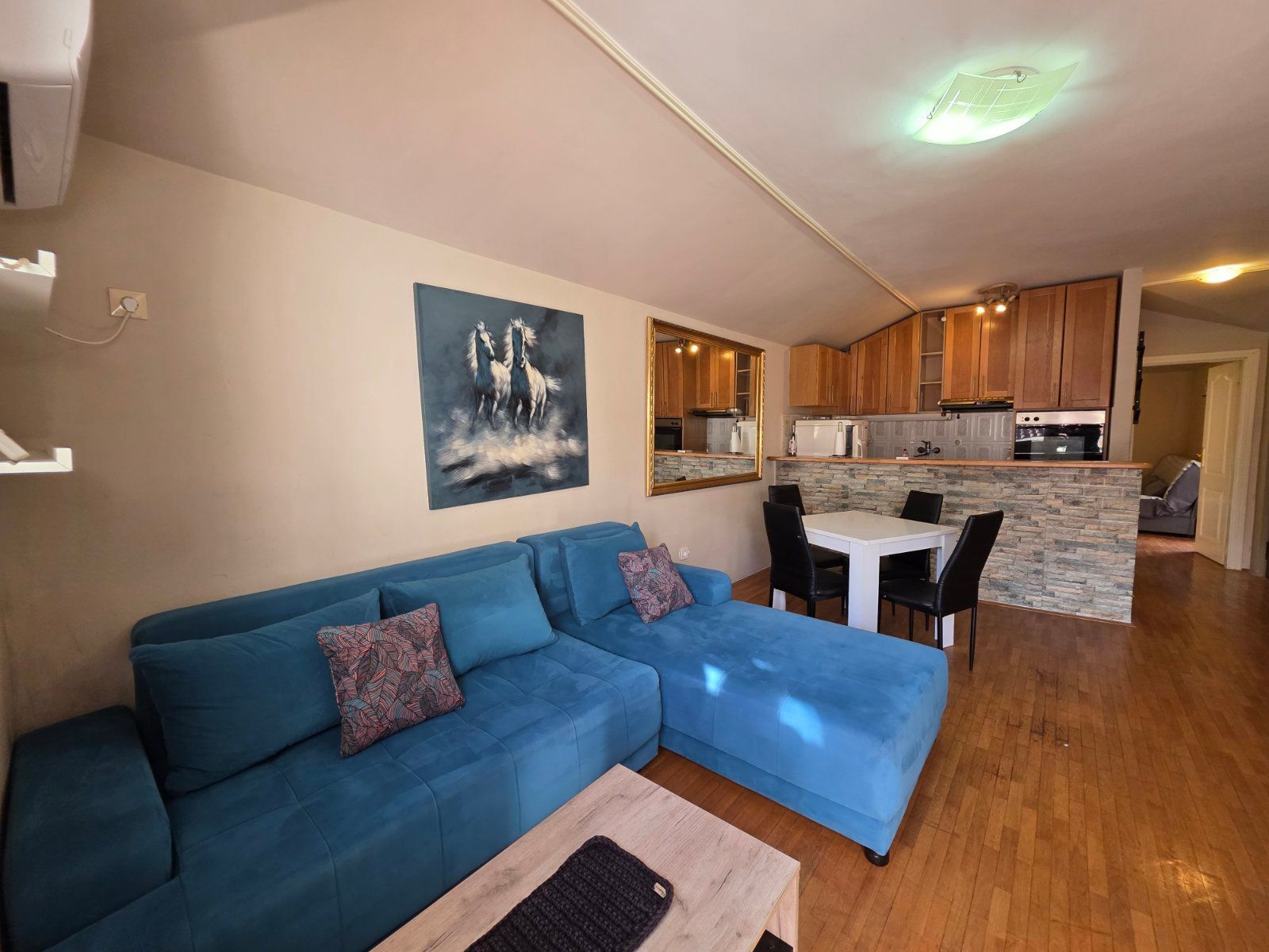 Prodaja funkcionalnog dvosobnog stana 59 m² sa terasama – Budva,Babilonija - Amfora Real Estate