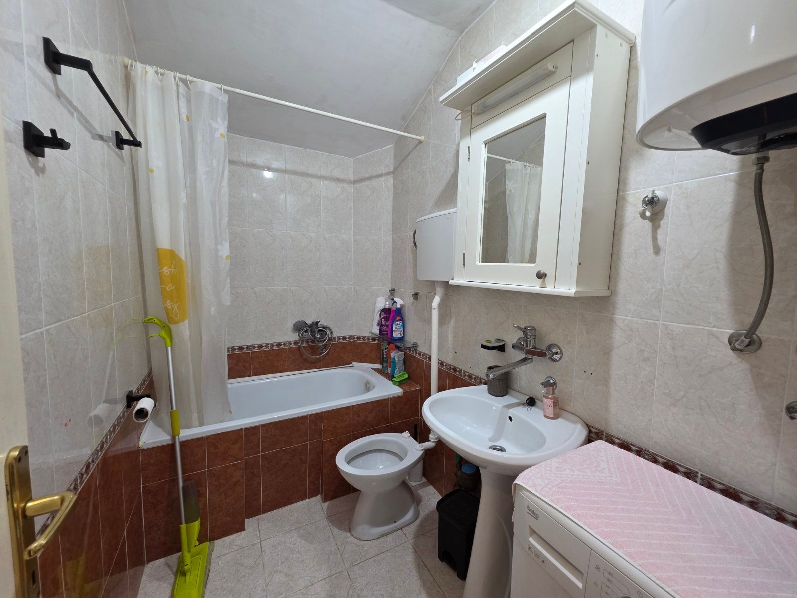 Prodaja funkcionalnog dvosobnog stana 59 m² sa terasama – Budva,Babilonija - Amfora Real Estate