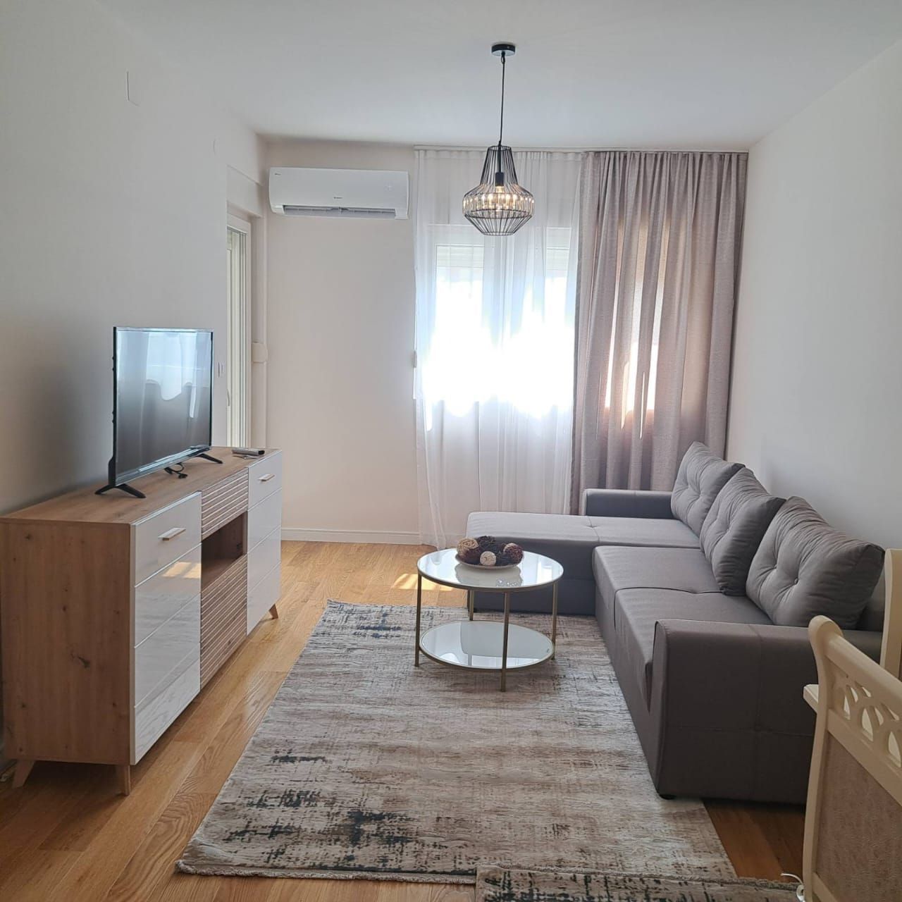 Izdavanje jednosobnog stana 46 m² – Central Point, Podgorica (NA DUZI PERIOD) - Amfora Real Estate