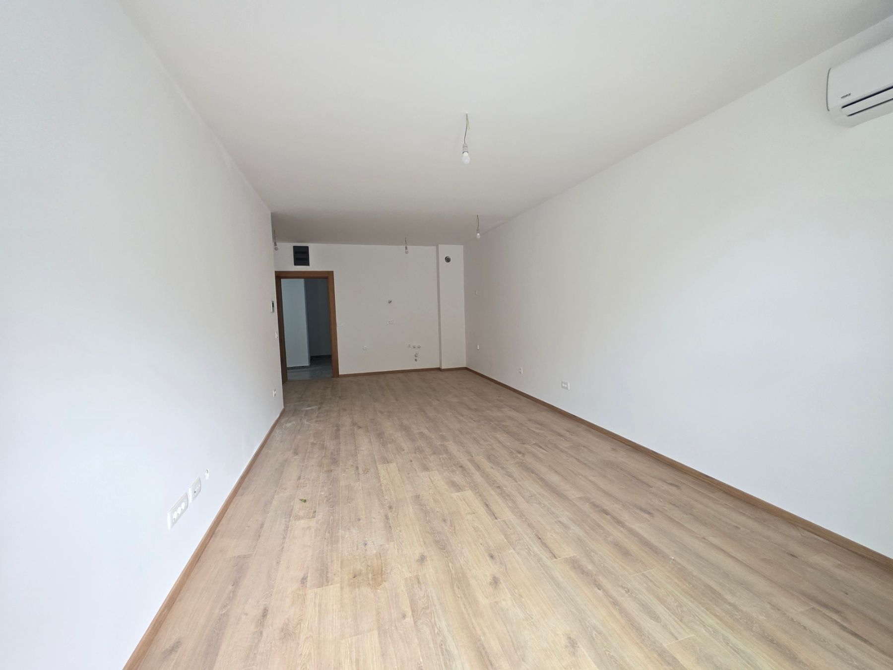 Prodaja jednosobnog stana 65 m² u novogradnji sa velikom terasom, pogledom na more, parkingom i oslobođenjem od poreza na prenos – Kamenovo, Budva - Amfora Real Estate