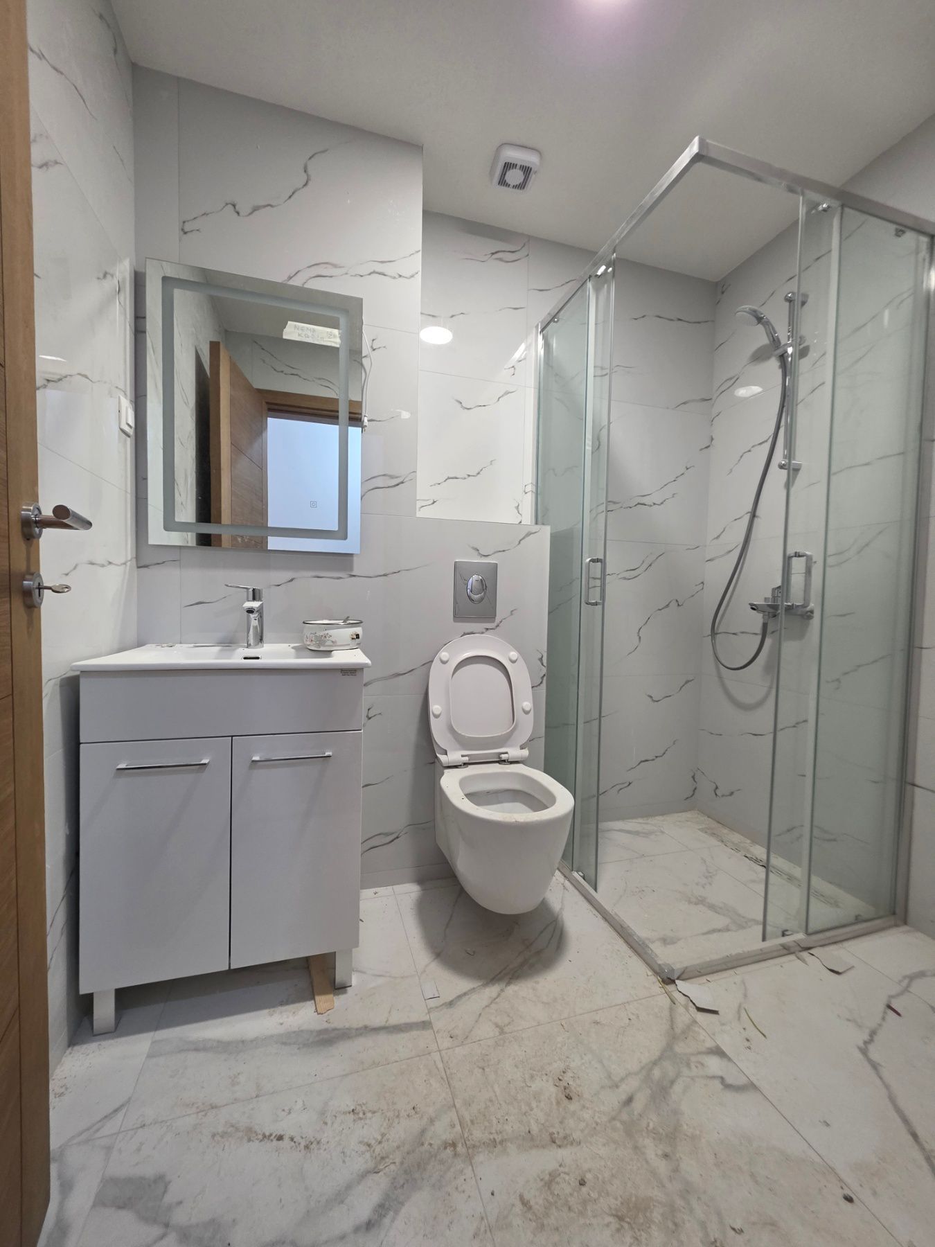 Prodaja studio apartmana 33 m² u novogradnji sa velikom terasom, pogledom na more, parkingom i oslobođenjem od poreza na prenos– Kamenovo, Budva - Amfora Real Estate