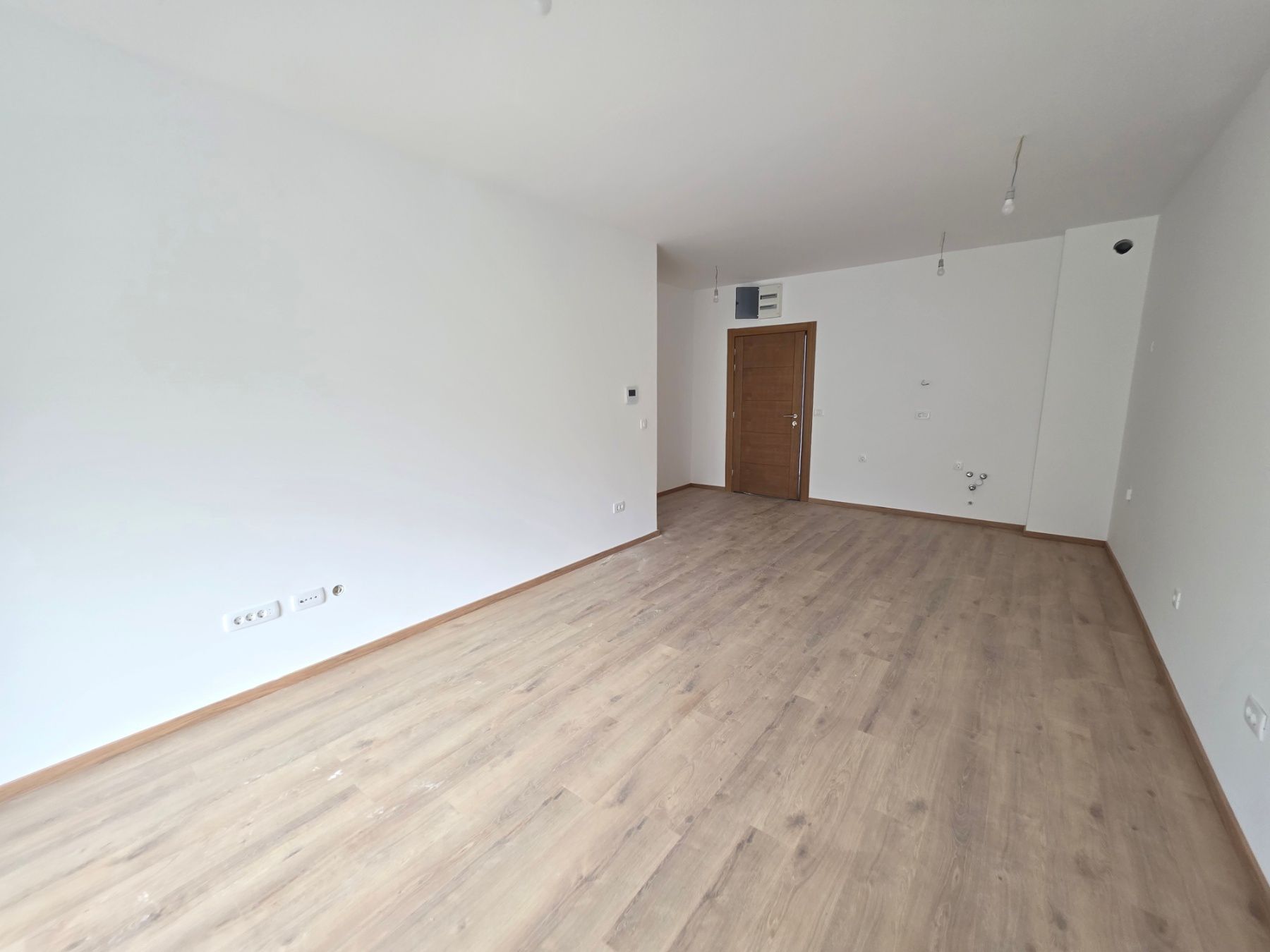 Prodaja jednosobnog stana 57m² u novogradnji sa bocnim pogledom na more, parkingom i oslobođenjem od poreza na prenos– Kamenovo, Budva - Amfora Real Estate