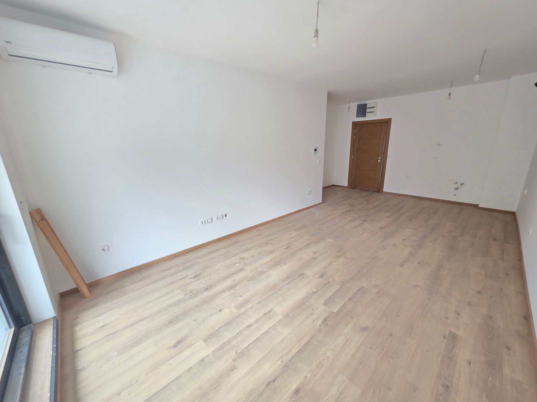 Prodaja jednosobnog stana 57m² u novogradnji sa bocnim pogledom na more, parkingom i oslobođenjem od poreza na prenos– Kamenovo, Budva - Amfora Real Estate