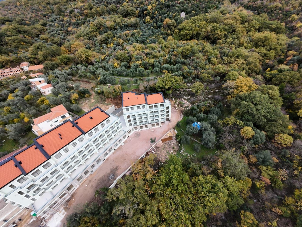 Prodaja dvosobnog stana 108m² u novogradnji sa pogledom na more,parkingom i oslobođenjem od poreza na prenos– Kamenovo, Budva - Amfora Real Estate