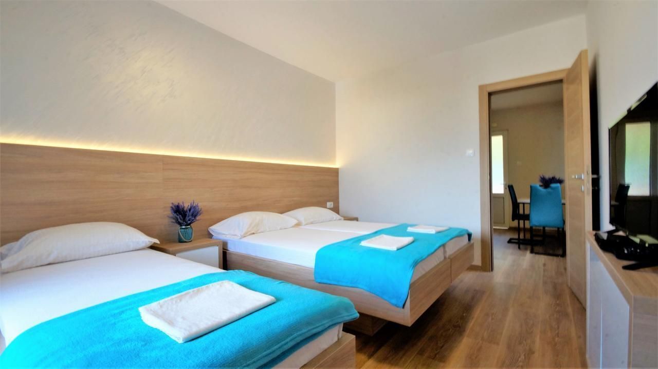 Izdavanje potpuno opremljene garsonjere – Bečići (na duži period, svi računi uključeni u cijenu) - Amfora Real Estate