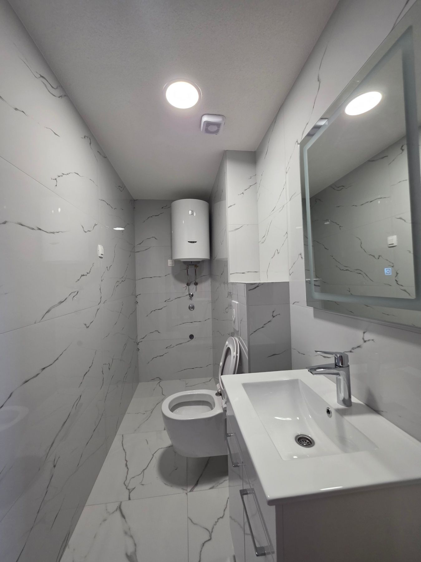 Prodaja dvosobnog stana 114m² u novogradnji sa pogledom na more,parkingom i oslobođenjem od poreza na prenos– Kamenovo, Budva - Amfora Real Estate