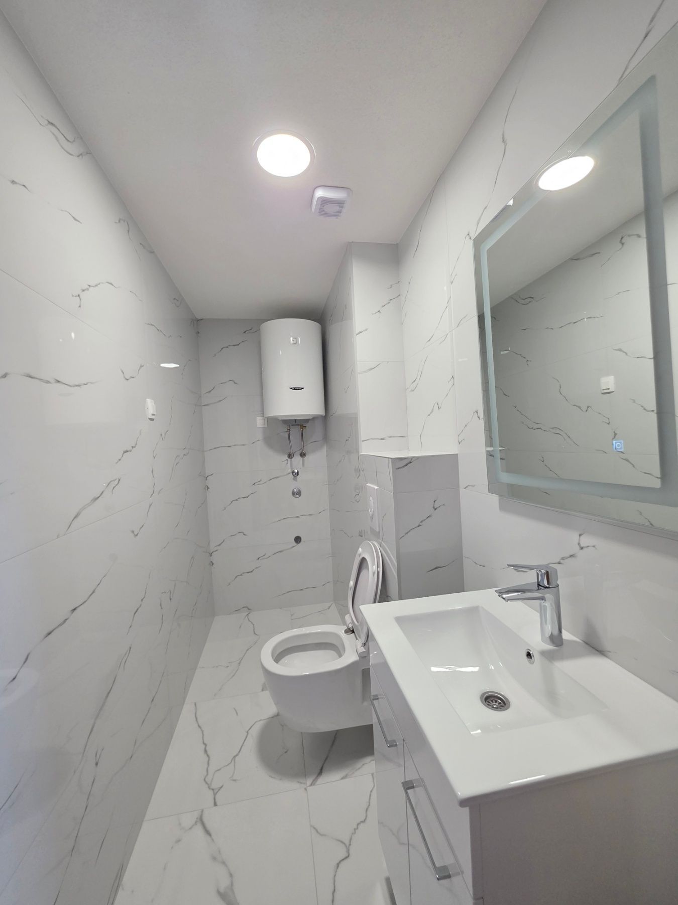 Prodaja dvosobnog stana 114m² u novogradnji sa pogledom na more,parkingom i oslobođenjem od poreza na prenos– Kamenovo, Budva - Amfora Real Estate