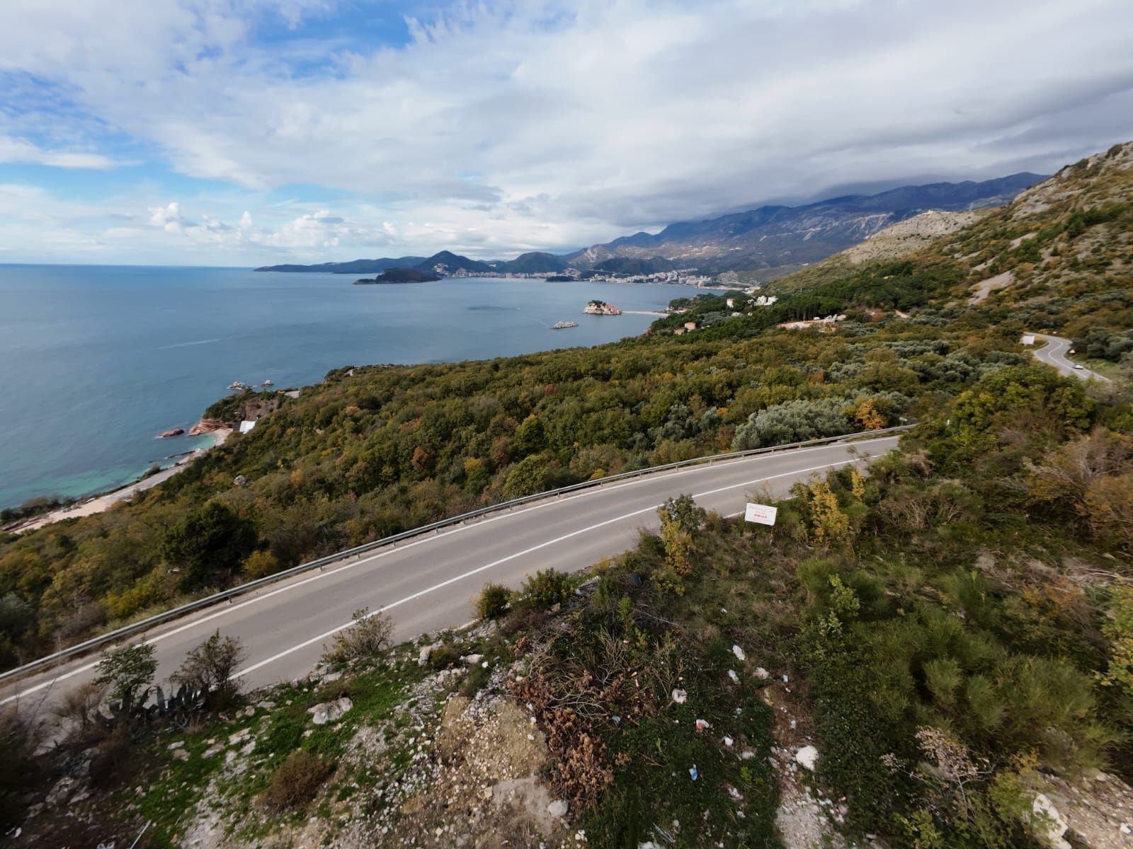 Prodaja urbanizovanog zemljišta 920 m² sa  pogledom na more – Blizikuće, Budva - Amfora Real Estate