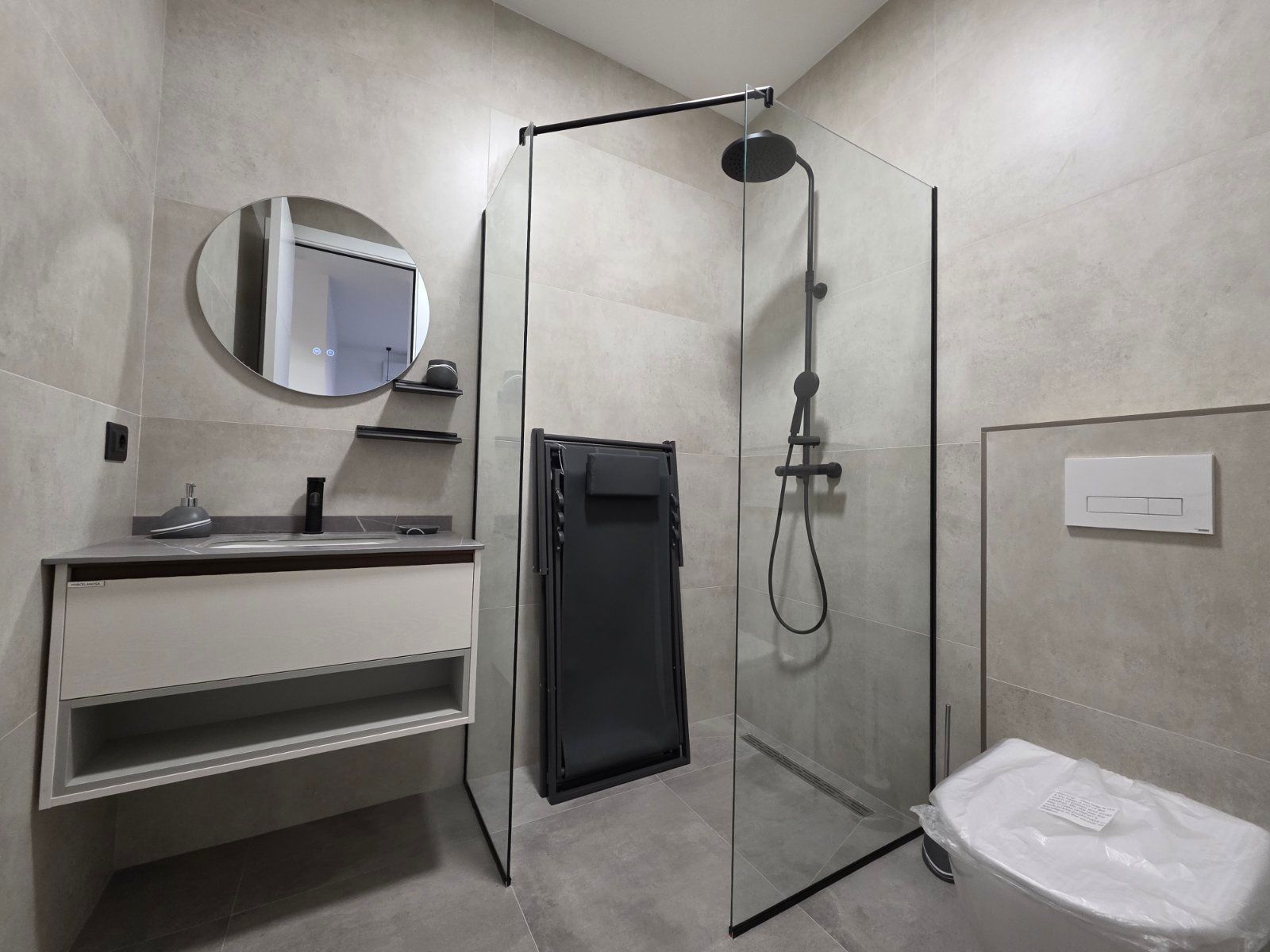 Moderna luksuzna vila sa tri spavaće sobe, Smart Home sistemom, infinity bazenom, garažom i panoramskim pogledom – Krimovica, Kotor - Amfora Real Estate