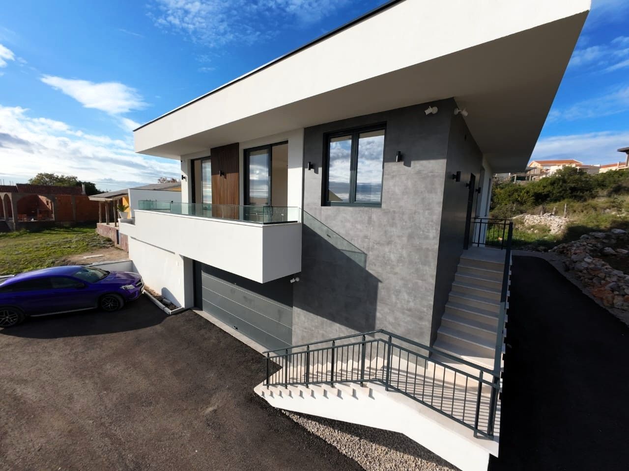 Moderna luksuzna vila sa tri spavaće sobe, Smart Home sistemom, infinity bazenom, garažom i panoramskim pogledom – Krimovica, Kotor - Amfora Real Estate