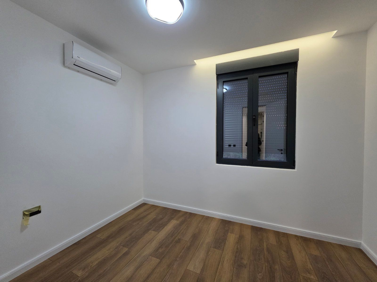 Moderna luksuzna vila sa tri spavaće sobe, Smart Home sistemom, infinity bazenom, garažom i panoramskim pogledom – Krimovica, Kotor - Amfora Real Estate