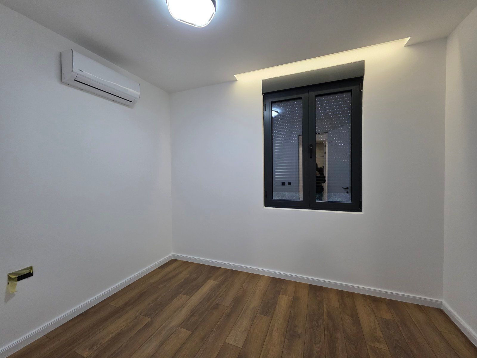 Moderna luksuzna vila sa tri spavaće sobe, Smart Home sistemom, infinity bazenom, garažom i panoramskim pogledom – Krimovica, Kotor - Amfora Real Estate