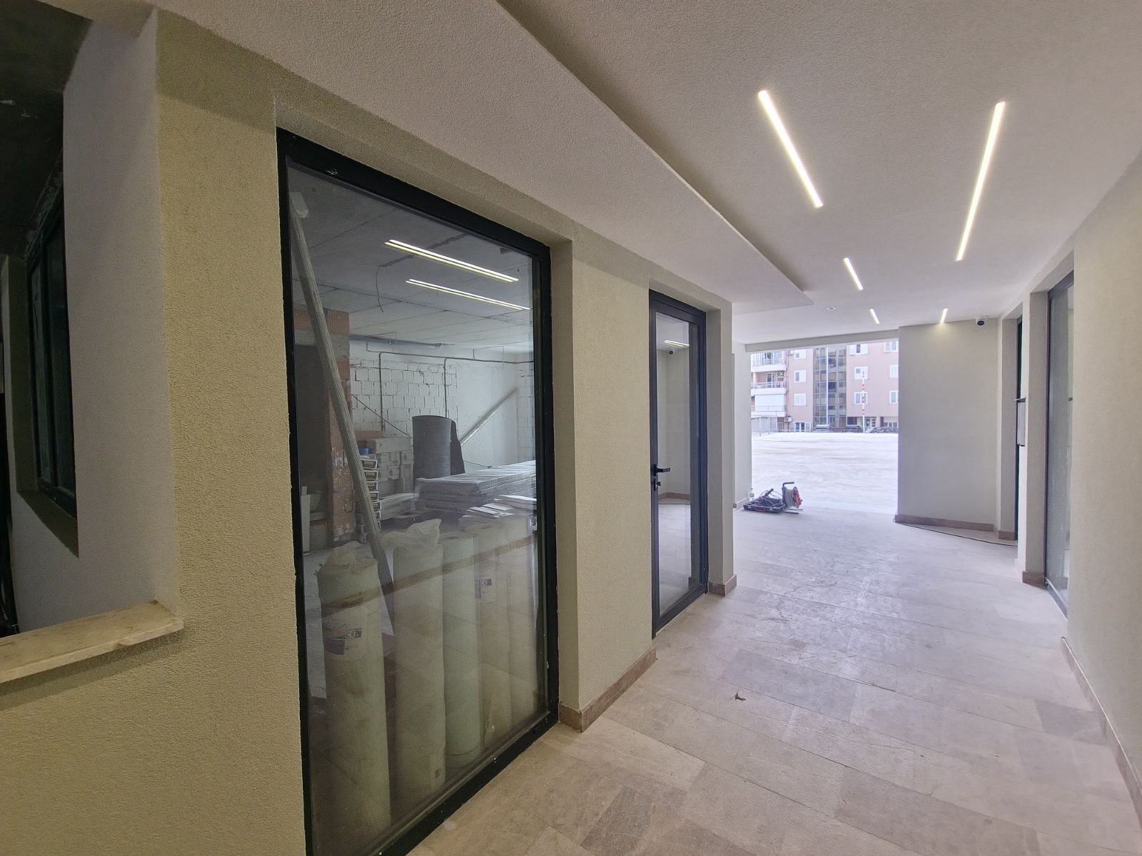 Prodaja poslovnog prostora 32 m² sa dva parking mesta – Rozino, Budva - Amfora Real Estate