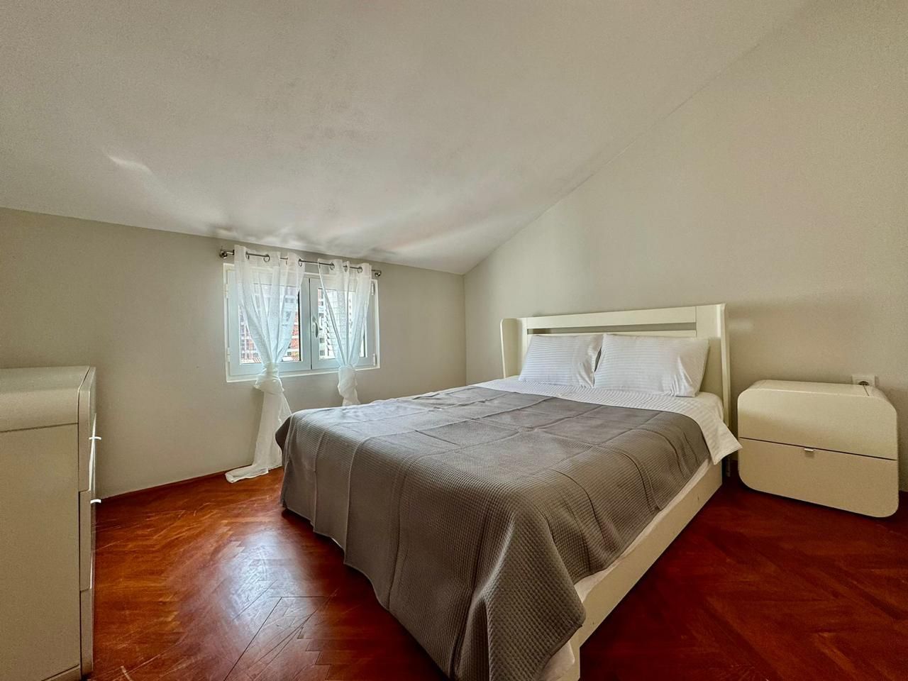 Izdavanje dvosobnog stana 65 m² na duži period – Dubovica, Budva - Amfora Real Estate