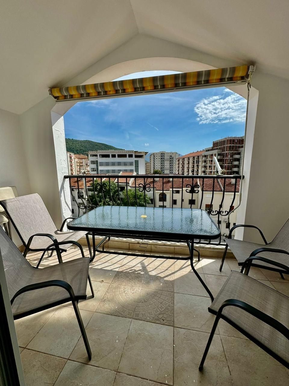 Izdavanje dvosobnog stana 65 m² na duži period – Dubovica, Budva - Amfora Real Estate