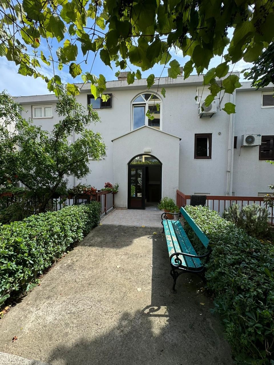 Izdavanje dvosobnog stana 65 m² na duži period – Dubovica, Budva - Amfora Real Estate