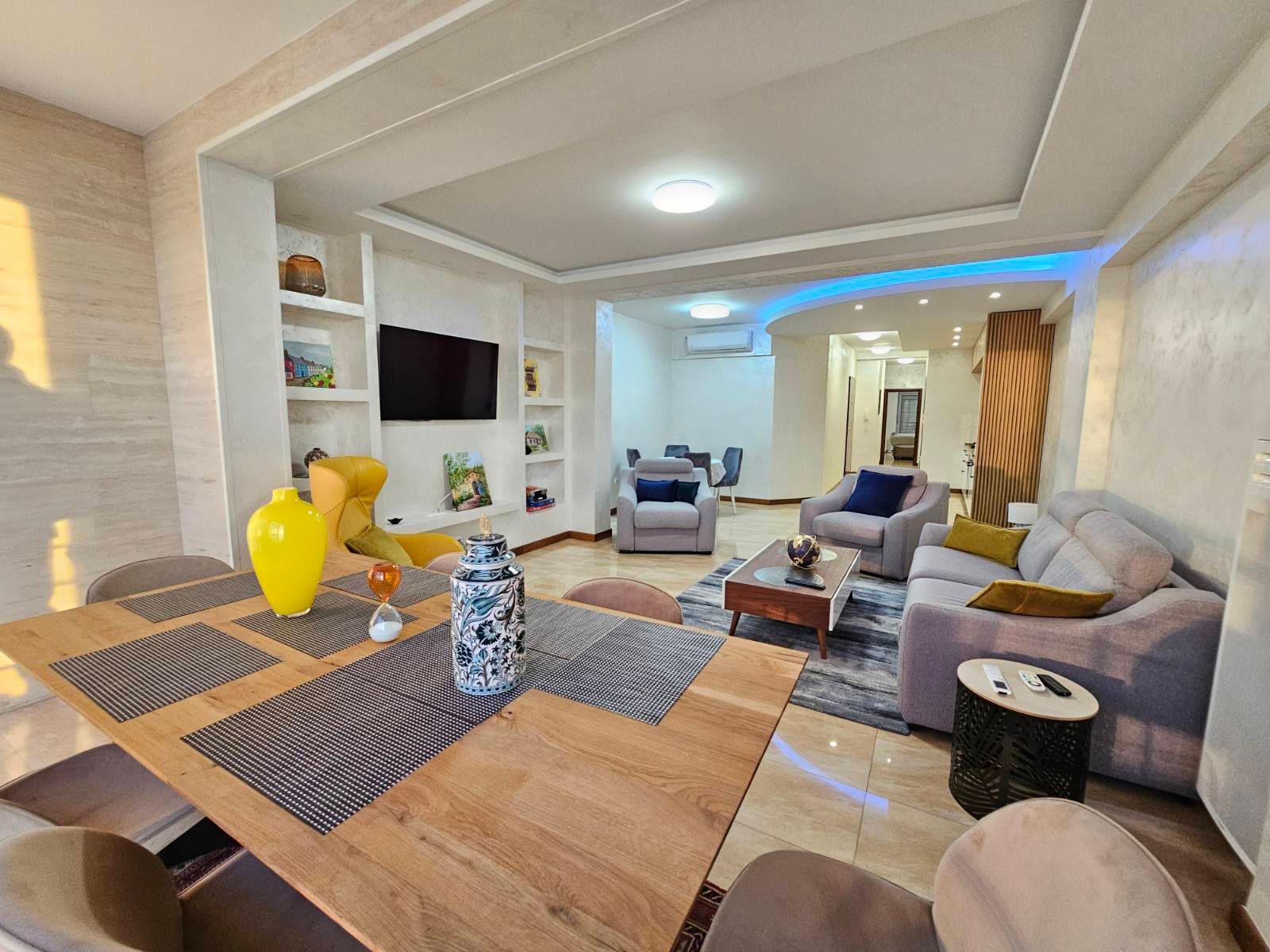 Ekskluzivan stan sa dve spavace sobe na prvoj liniji u Rafailovićima – 89 m² - Amfora Real Estate