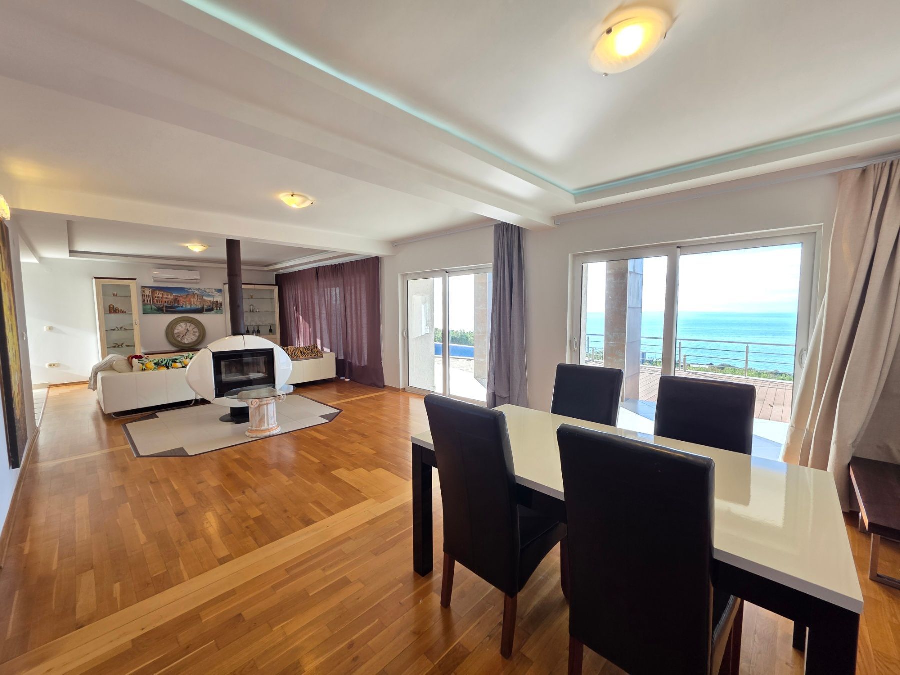 Ekskluzivna moderna vila površine 380 m² sa 4 spavaće sobe, 4 kupatila, bazenom i privatnim parkingom na placu od 450 m² – Krimovica, Kotor - Amfora Real Estate