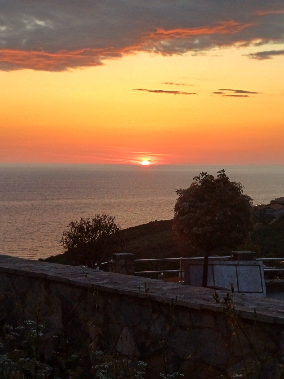 Ekskluzivna moderna vila površine 380 m² sa 4 spavaće sobe, 4 kupatila, bazenom i privatnim parkingom na placu od 450 m² – Krimovica, Kotor - Amfora Real Estate