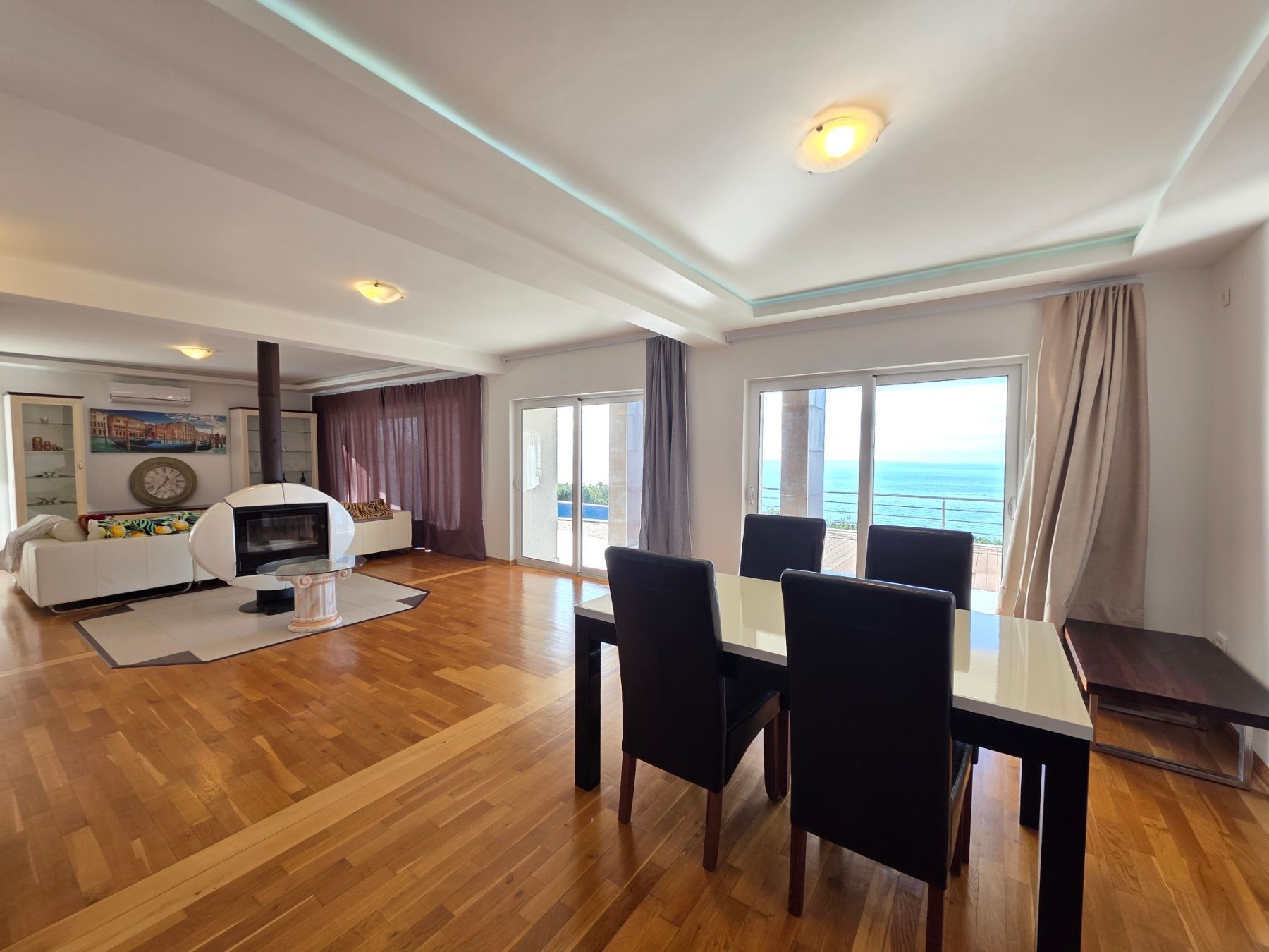 Ekskluzivna moderna vila površine 380 m² sa 4 spavaće sobe, 4 kupatila, bazenom i privatnim parkingom na placu od 450 m² – Krimovica, Kotor - Amfora Real Estate