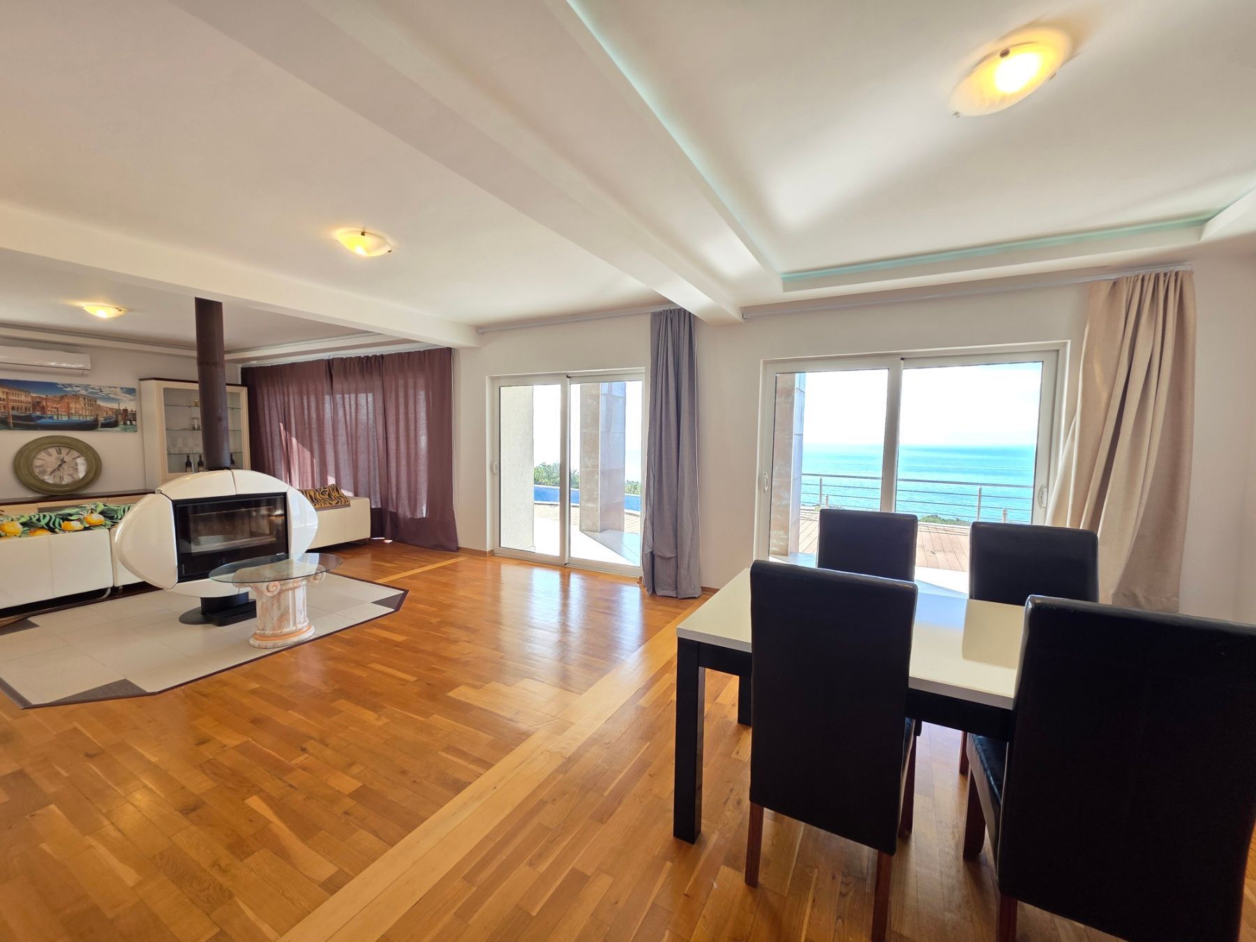 Ekskluzivna moderna vila površine 380 m² sa 4 spavaće sobe, 4 kupatila, bazenom i privatnim parkingom na placu od 450 m² – Krimovica, Kotor - Amfora Real Estate