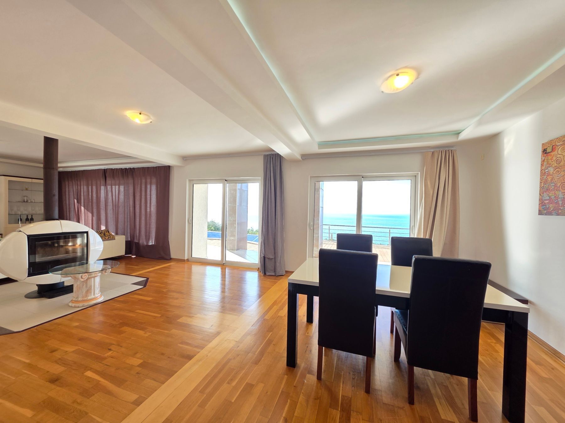 Ekskluzivna moderna vila površine 380 m² sa 4 spavaće sobe, 4 kupatila, bazenom i privatnim parkingom na placu od 450 m² – Krimovica, Kotor - Amfora Real Estate