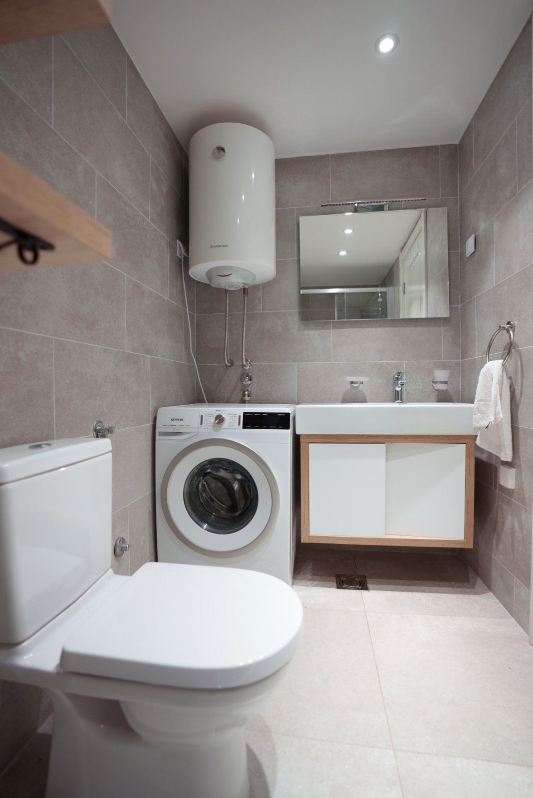 Prodaja jednosobnog luksuznog stana na prvoj liniji mora – Centar Budve, 36 m² - Amfora Real Estate