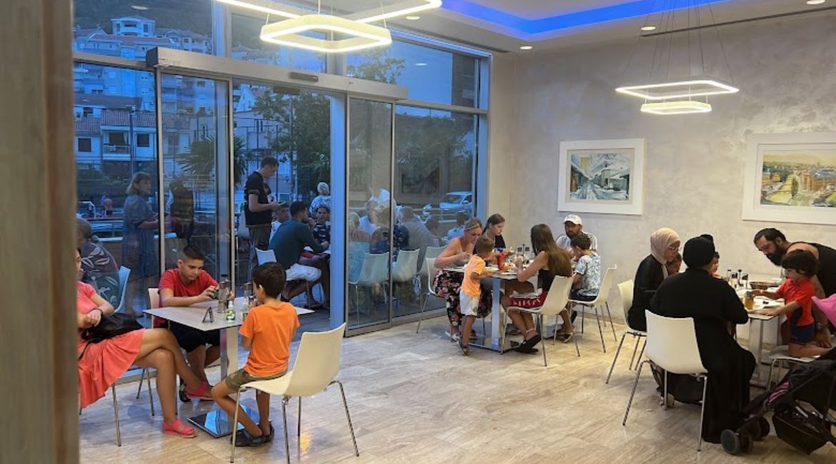 Izdavanje opremljenog poslovnog prostora (restorana) u Budvi, Rozino – 90 m² sa terasom i magacinom (Na duzi period) - Amfora Real Estate