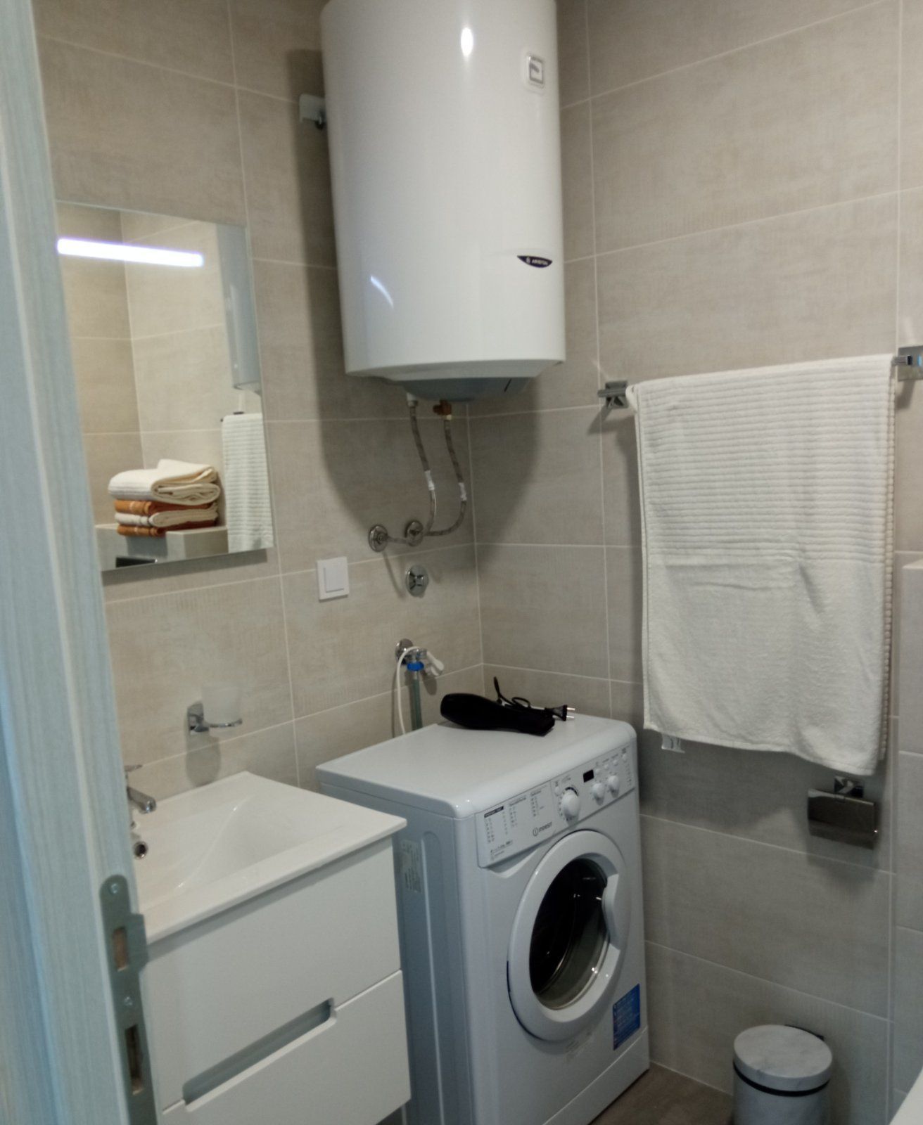 Izdavanje jednosobnog stana 44m2,Rozino-Budva (Na period do 01.06.2026) - Amfora Real Estate