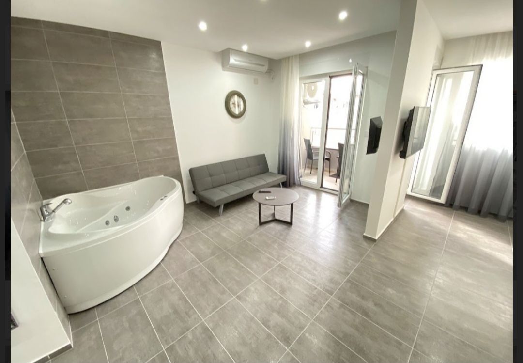 Izdavanje jednosobnog stana 44m2,Rozino-Budva (Na period do 01.06.2026) - Amfora Real Estate