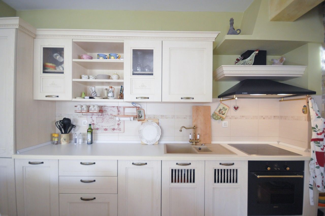 Dvosoban stan 64m2 sa parking mestom u centru Budve. (IZDAVANJE NA PERIOD DO 01.06.2026) - Amfora Real Estate