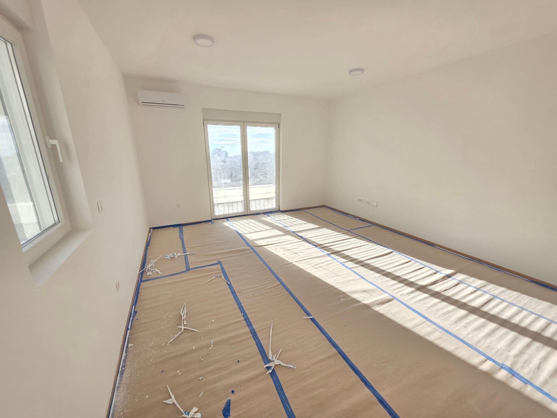 Na prodaju nov dvosoban stan 64 m² sa pogledom na more – Dubovica, Budva (rok završetka 31.12.2025, bez placanja poreza) - Amfora Real Estate