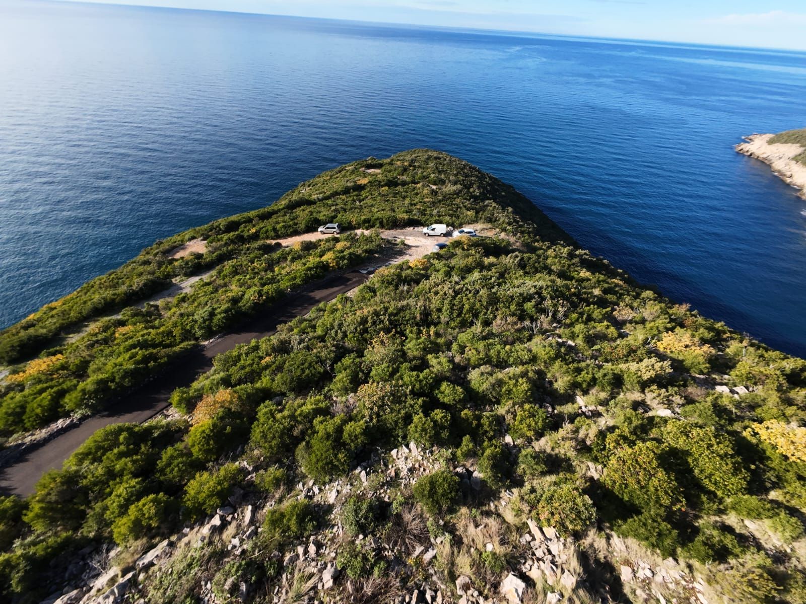 Na prodaju jedinstven plac na samoj obali mora – Zagora, opština Kotor, 1.050 m² - Amfora Real Estate