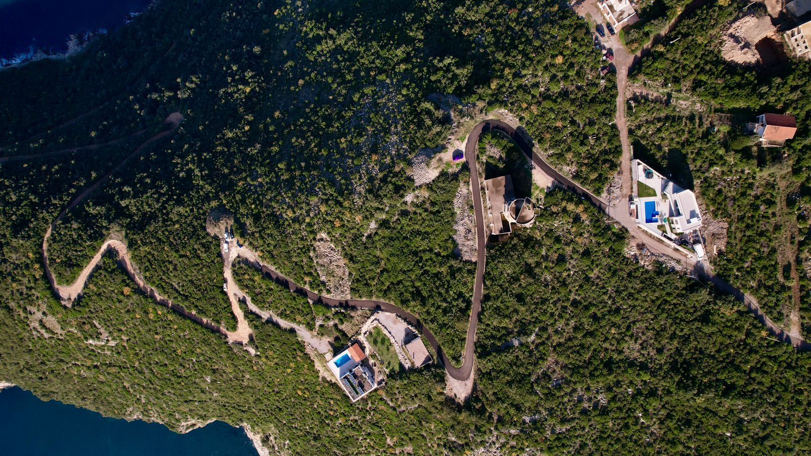 Na prodaju jedinstven plac na samoj obali mora – Zagora, opština Kotor, 1.050 m² - Amfora Real Estate