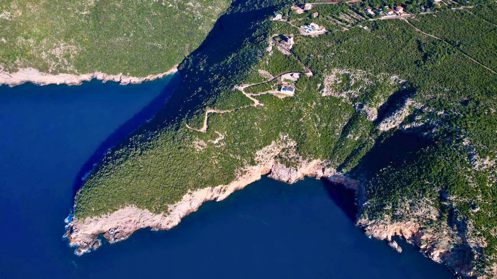 Na prodaju jedinstven plac na samoj obali mora – Zagora, opština Kotor, 1.050 m² - Amfora Real Estate