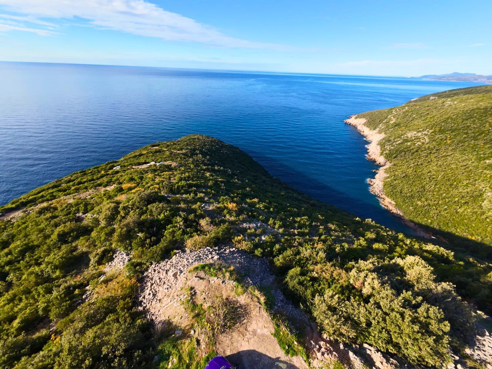 Na prodaju jedinstven plac na samoj obali mora – Zagora, opština Kotor, 1.050 m² - Amfora Real Estate