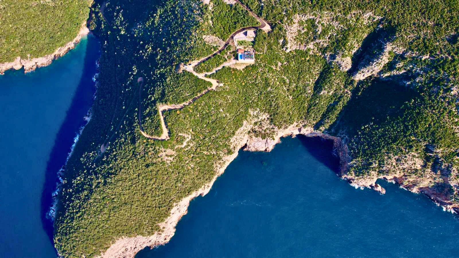 Na prodaju jedinstven plac na samoj obali mora – Zagora, opština Kotor, 1.050 m² - Amfora Real Estate