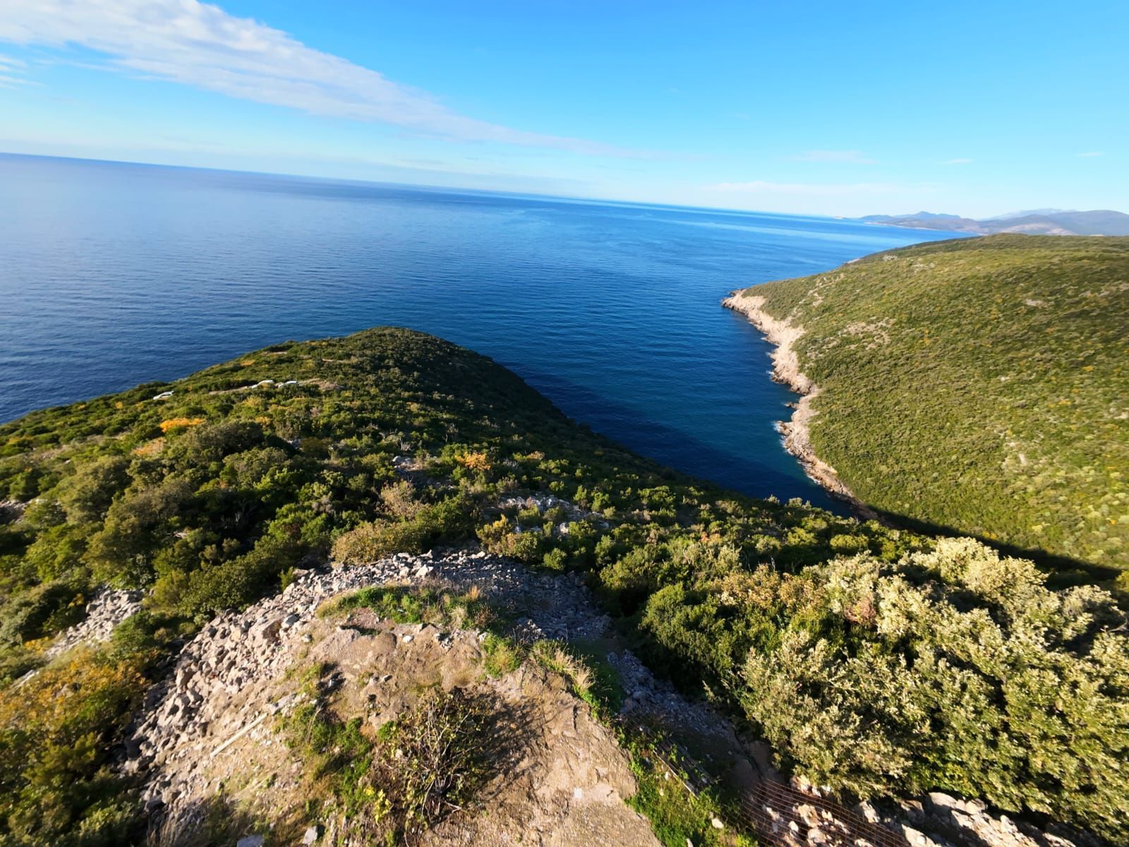 Na prodaju jedinstven plac na samoj obali mora – Zagora, opština Kotor, 1.050 m² - Amfora Real Estate