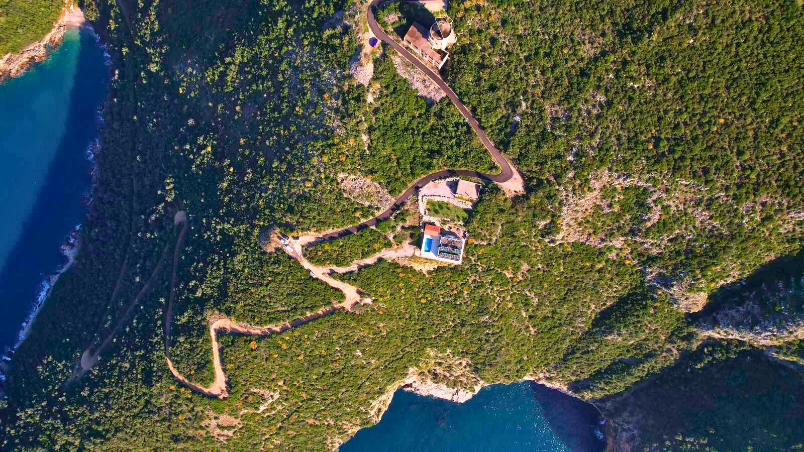 Na prodaju jedinstven plac na samoj obali mora – Zagora, opština Kotor, 1.050 m² - Amfora Real Estate