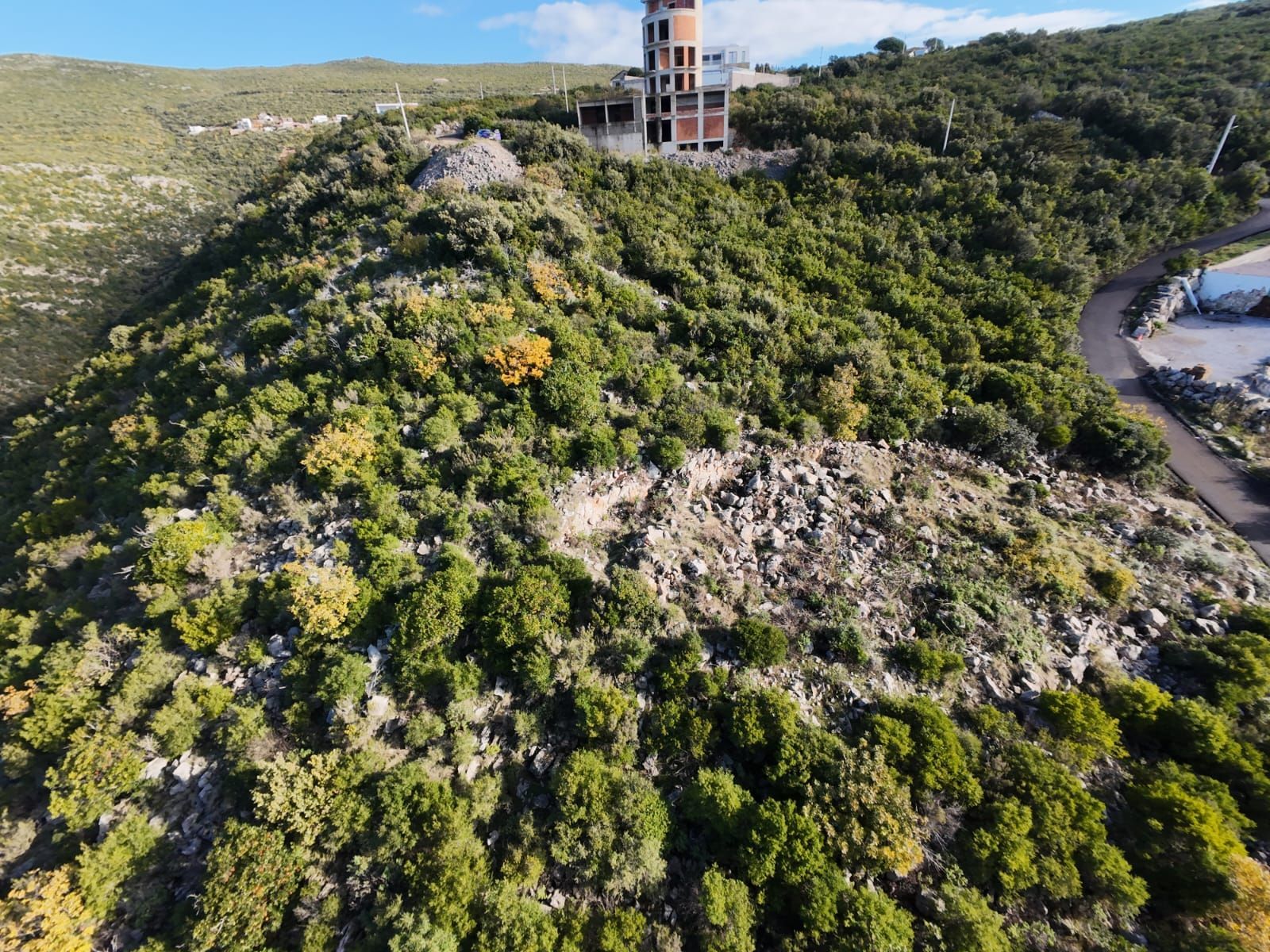 Na prodaju jedinstven plac na samoj obali mora – Zagora, opština Kotor, 1.050 m² - Amfora Real Estate