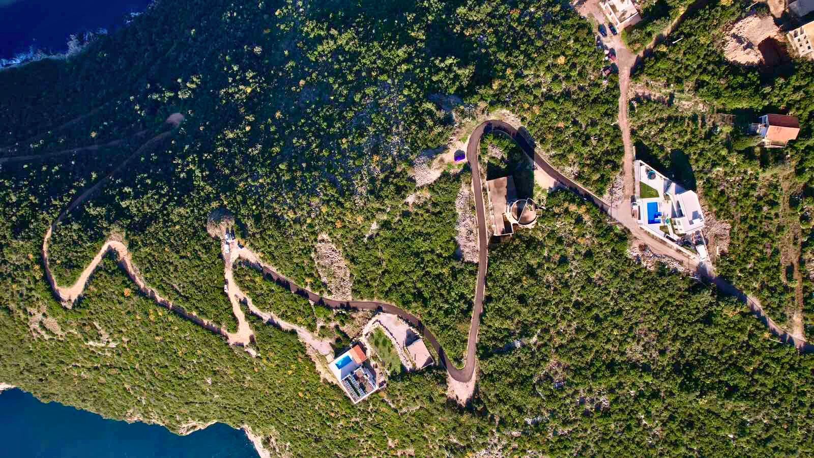 Na prodaju jedinstven plac na samoj obali mora – Zagora, opština Kotor, 1.050 m² - Amfora Real Estate