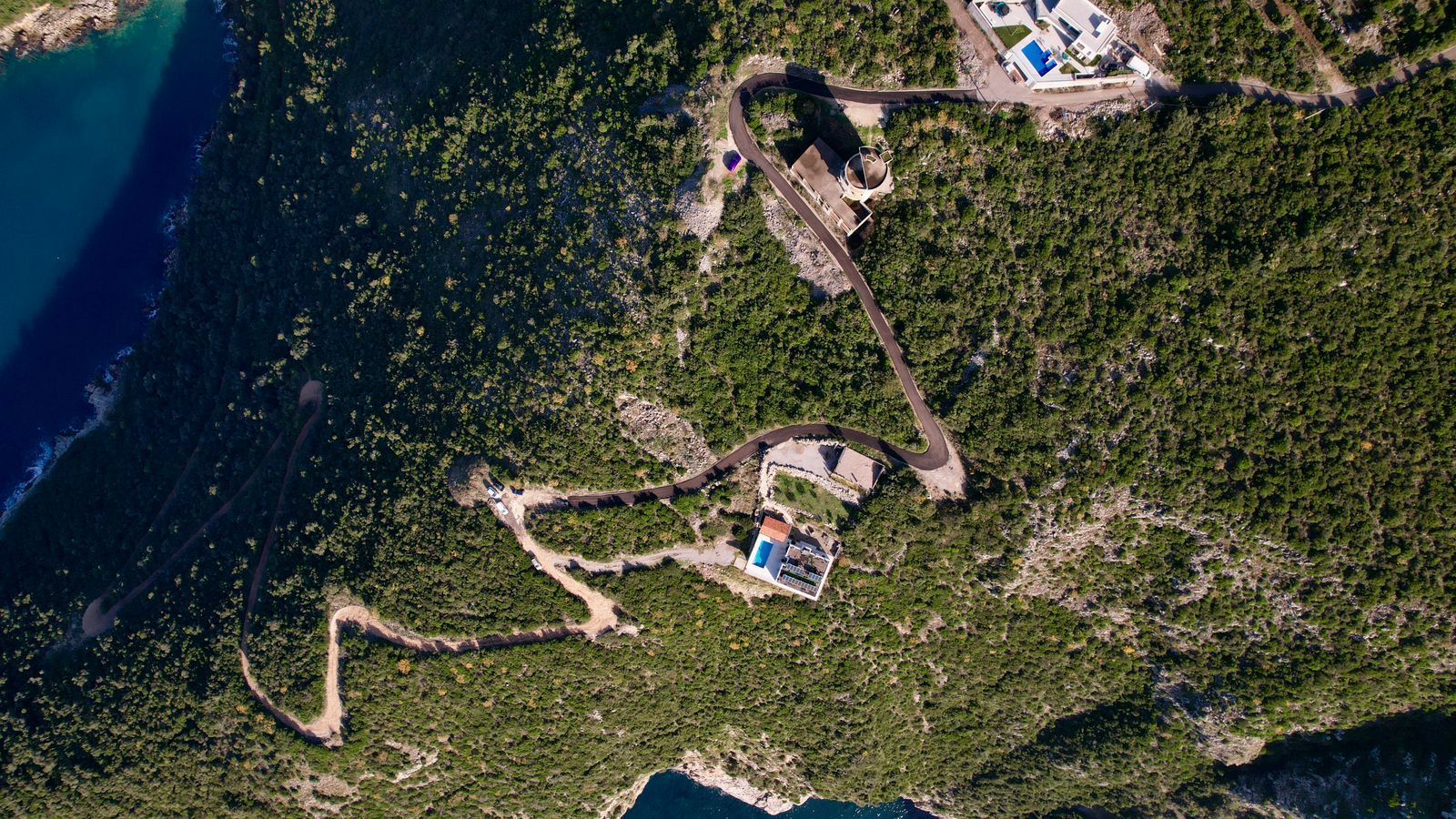 Na prodaju jedinstven plac na samoj obali mora – Zagora, opština Kotor, 1.050 m² - Amfora Real Estate