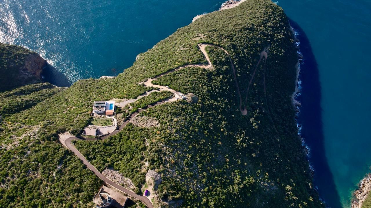 Na prodaju jedinstven plac na samoj obali mora – Zagora, opština Kotor, 1.050 m² - Amfora Real Estate
