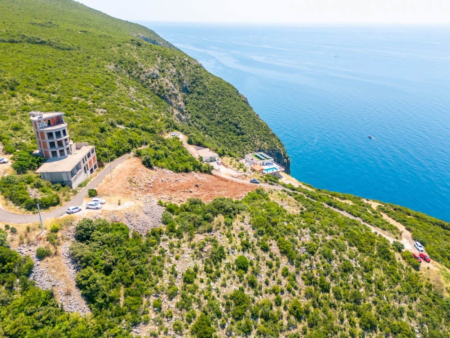 Na prodaju jedinstven plac na samoj obali mora – Zagora, opština Kotor, 1.050 m² - Amfora Real Estate