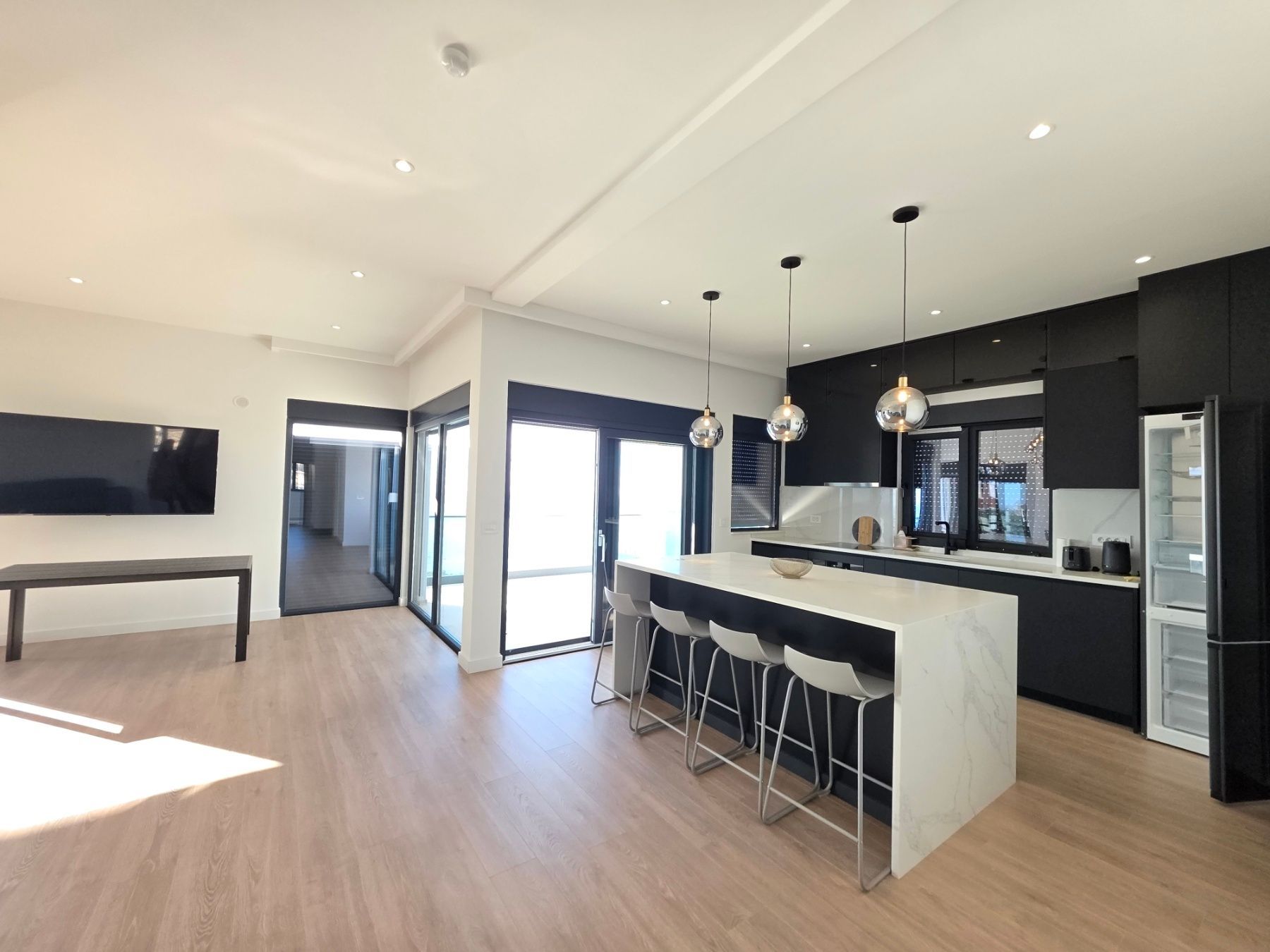 Nova ekskluzivna moderna vila sa bazenom i panoramskim pogledom– Krimovica, Kotor - Amfora Real Estate