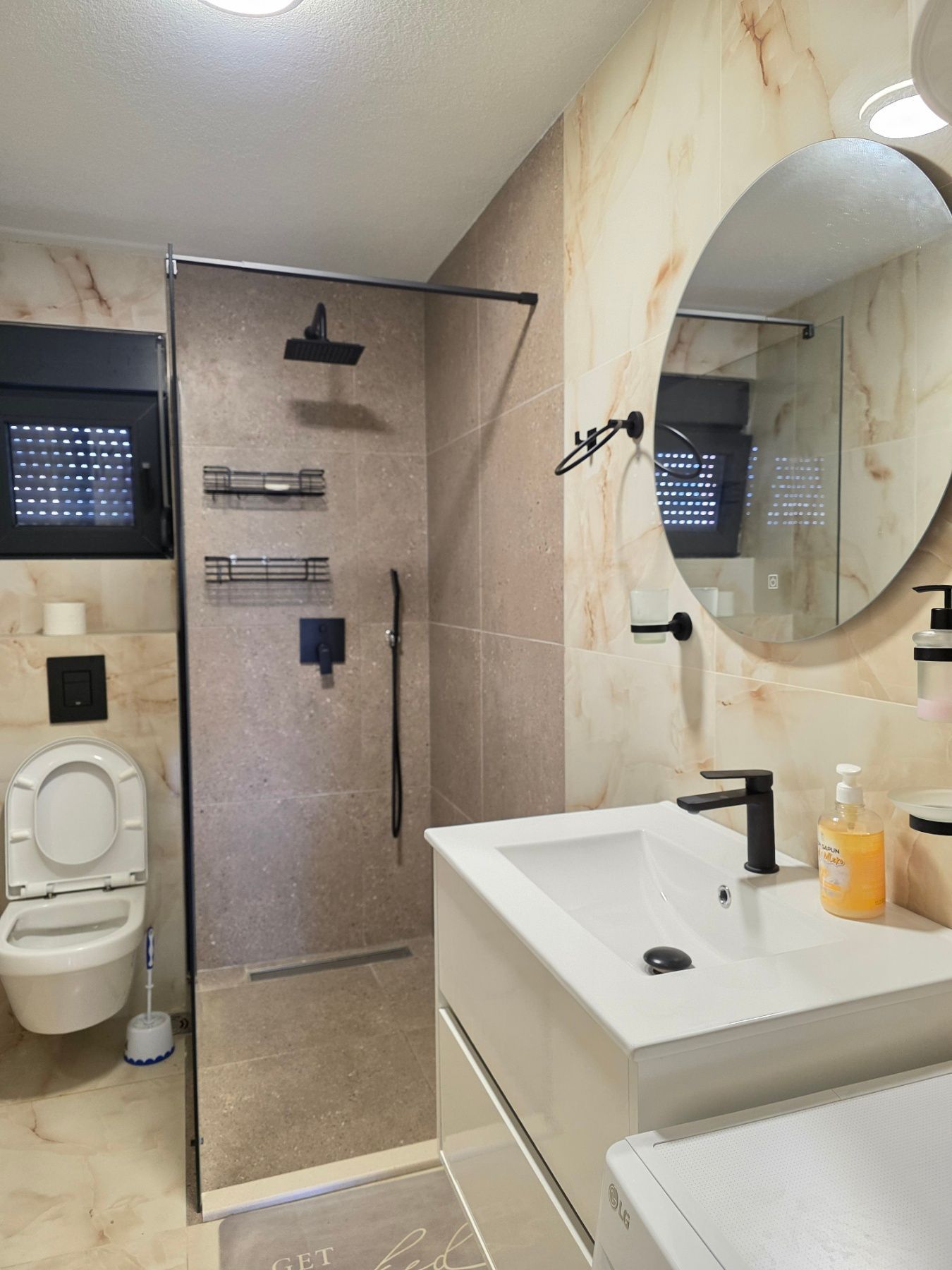 Nova ekskluzivna moderna vila sa bazenom i panoramskim pogledom– Krimovica, Kotor - Amfora Real Estate