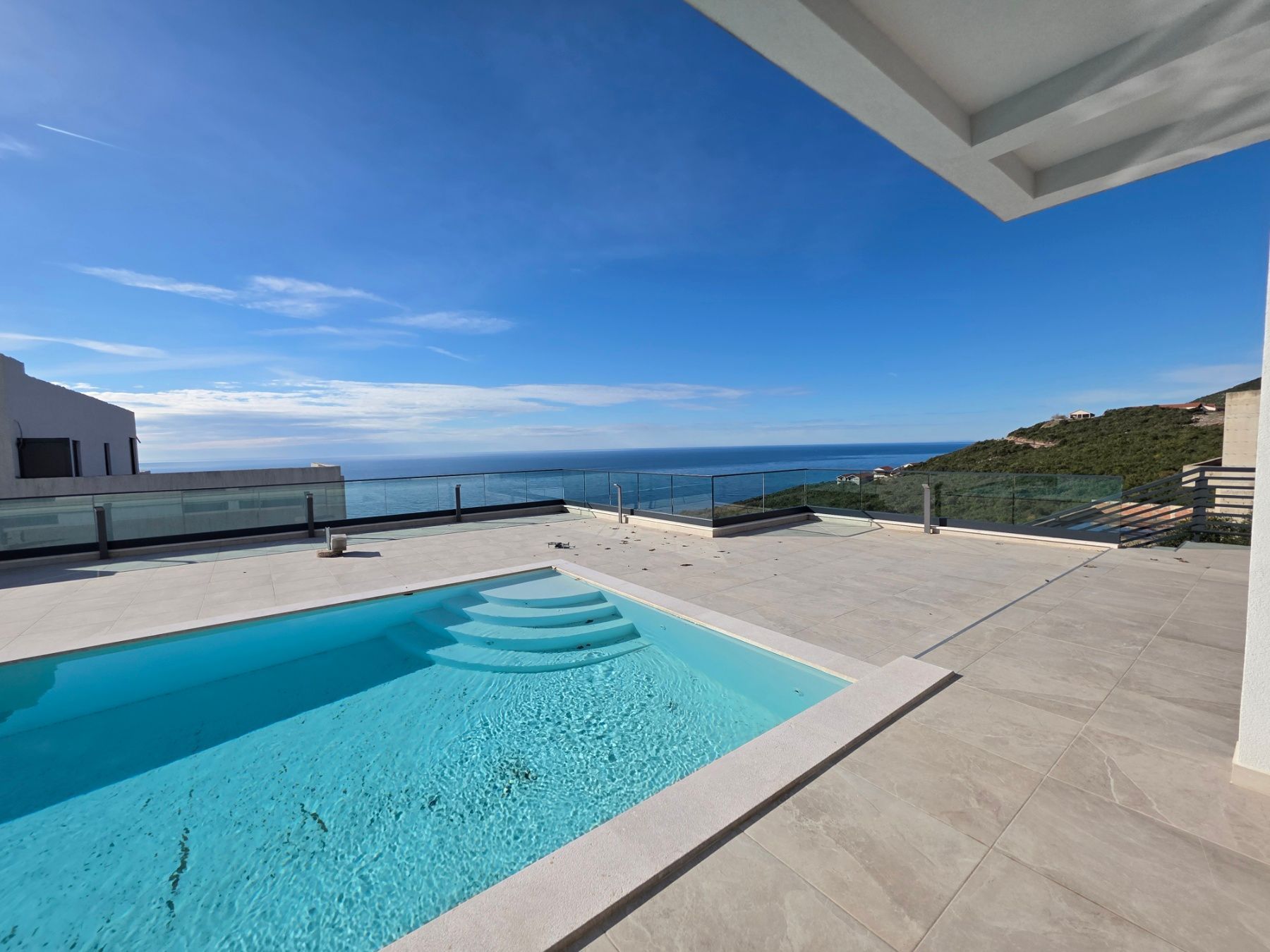 Nova ekskluzivna moderna vila sa bazenom i panoramskim pogledom– Krimovica, Kotor - Amfora Real Estate