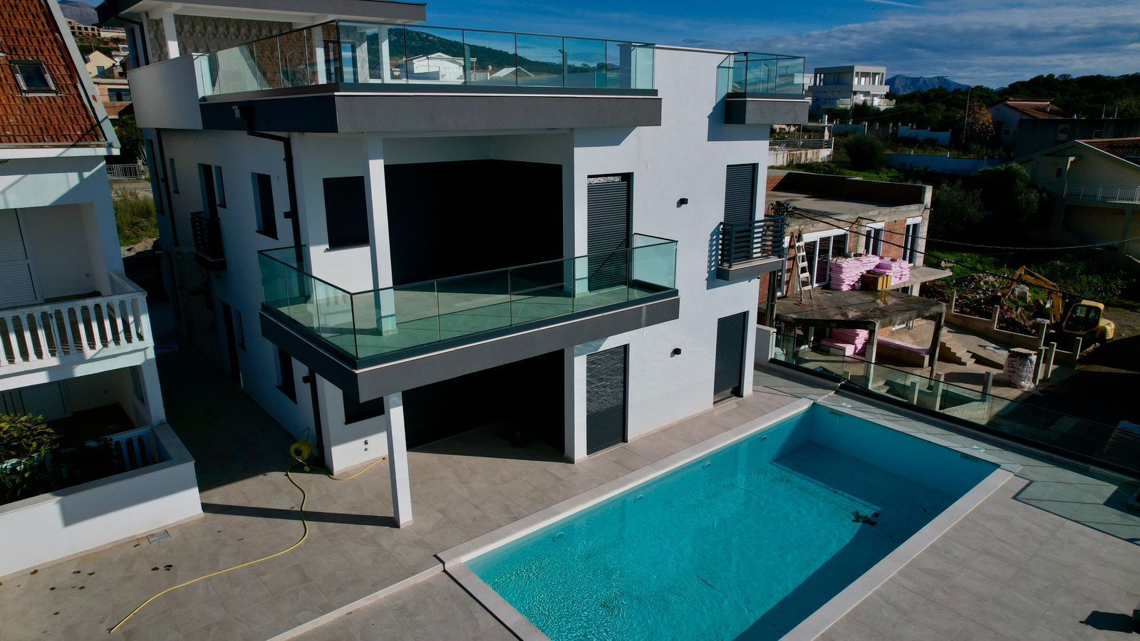 Nova ekskluzivna moderna vila sa bazenom i panoramskim pogledom– Krimovica, Kotor - Amfora Real Estate
